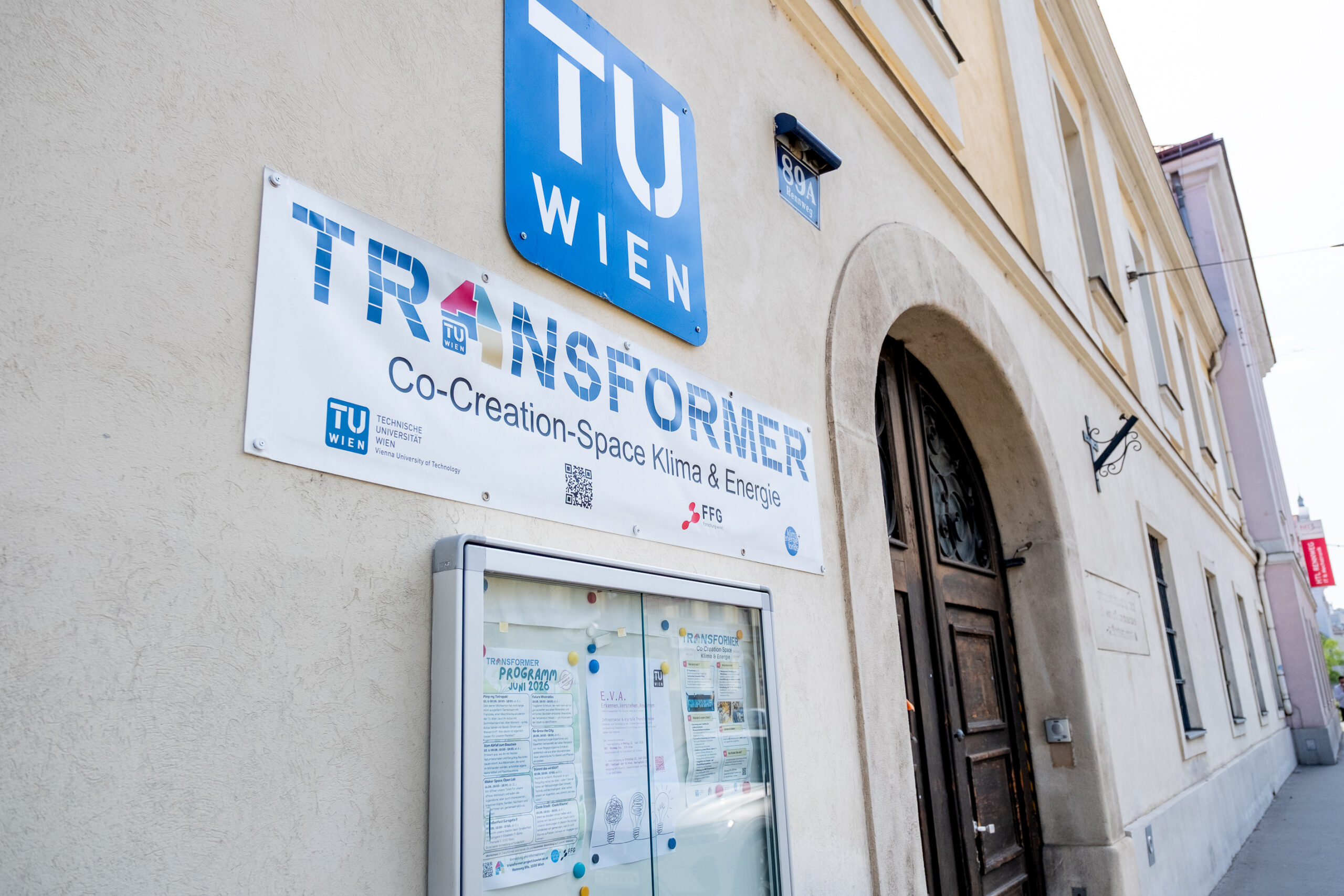Eingang des TU Wien Transformer am Rennweg 89a in Wien Landstraße